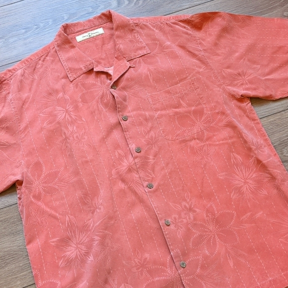 Tommy Bahama 100% Silk Hawaiian Short Sleeve Shirt - Salmon Tropical Floral - L - Picture 2 of 10